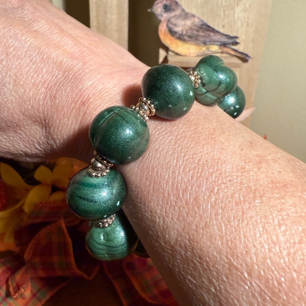 ⬇️ Elegant LC Green Jade Beaded Bracelet